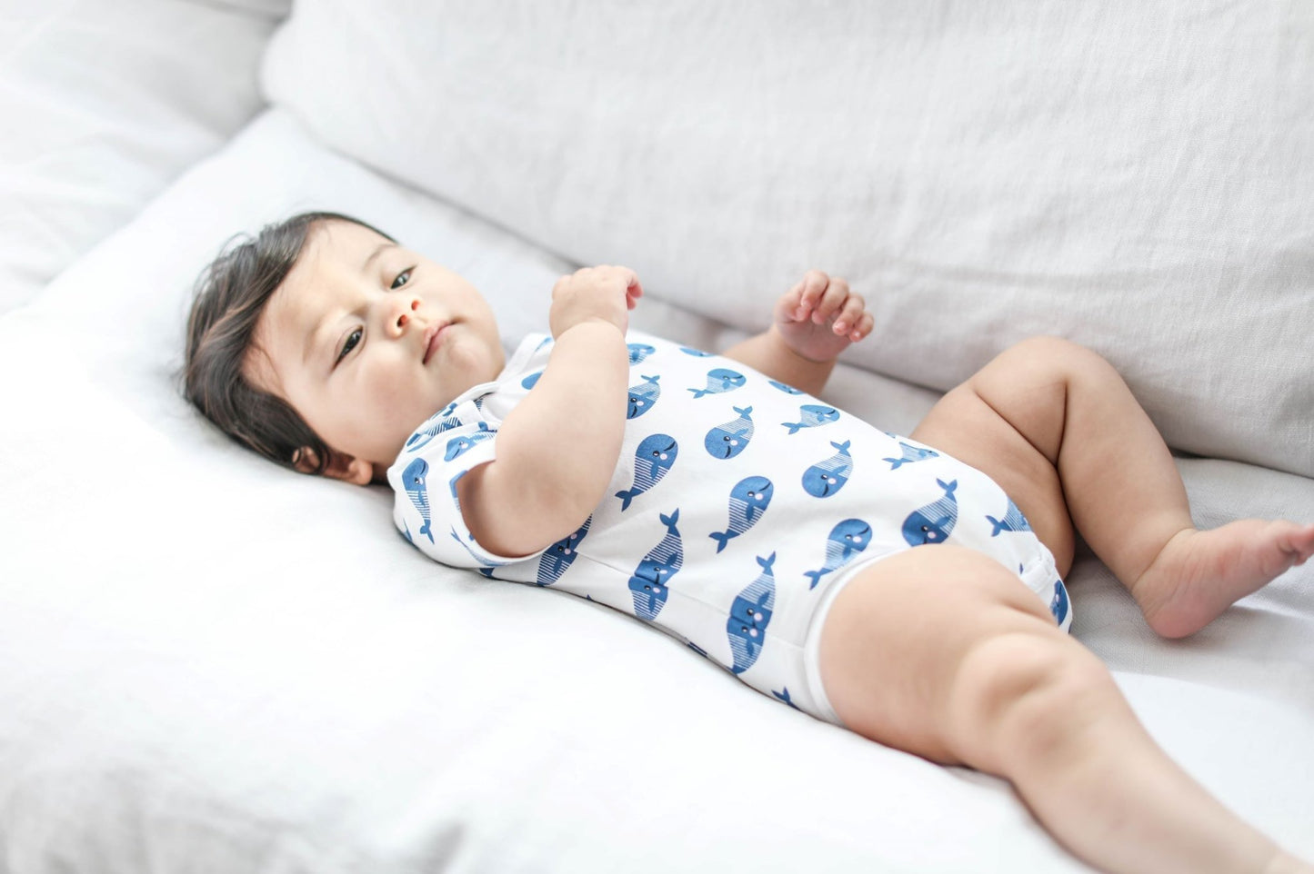 Smart Short Sleeve Baby Bodysuit + Bib - Blue Whale – Lovable Layers Kids Essentials | LovabLelayers